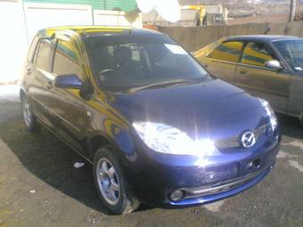 2005 Mazda Demio Photos