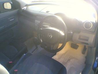 2005 Mazda Demio Pictures