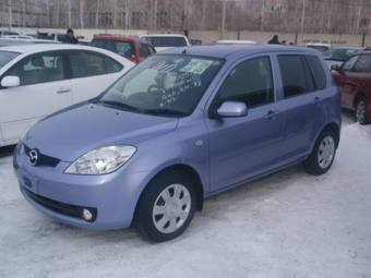 2005 Mazda Demio Pictures