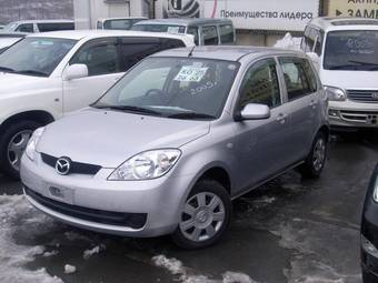 2005 Mazda Demio Pictures