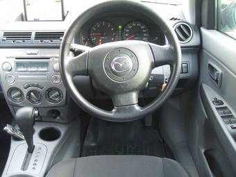 2005 Mazda Demio Pictures