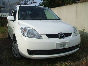 2005 Mazda Demio Photos