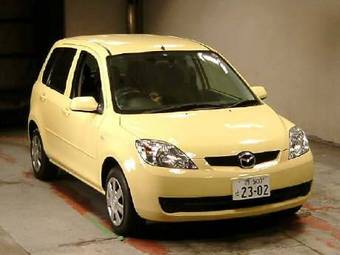 2005 Mazda Demio Images