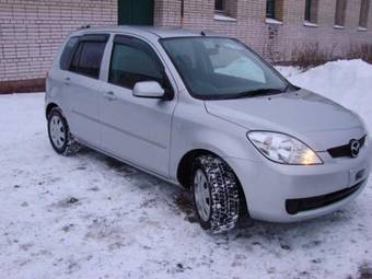 2005 Mazda Demio Pictures