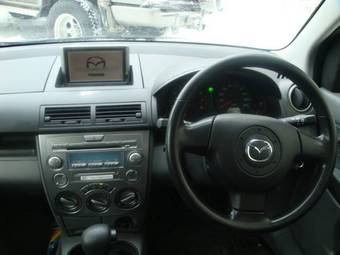2005 Mazda Demio Pictures