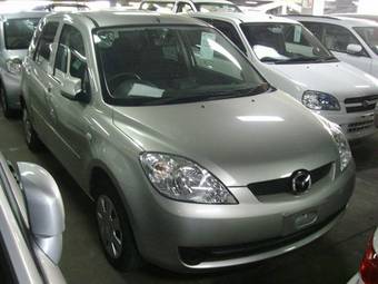 2005 Mazda Demio Photos