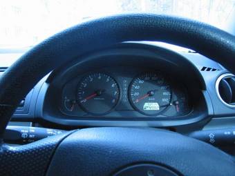 2005 Mazda Demio Photos