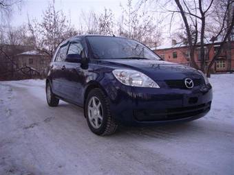 2005 Mazda Demio Images