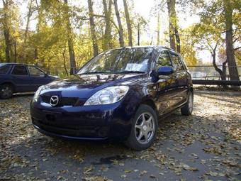 2005 Mazda Demio Photos