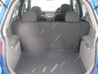 2005 Mazda Demio Photos