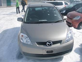 2005 Mazda Demio Photos