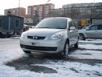 2005 Mazda Demio Photos