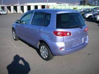 2005 Mazda Demio Photos