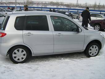 2005 Mazda Demio Photos
