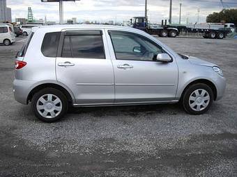 2005 Mazda Demio Photos