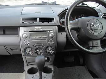 2005 Mazda Demio Photos