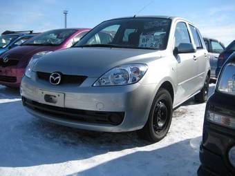 2005 Mazda Demio Photos