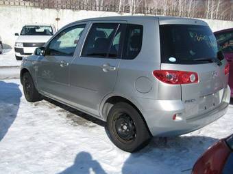 2005 Mazda Demio Pictures