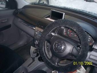 2005 Mazda Demio Pictures