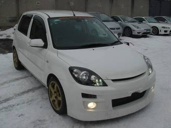 2005 Mazda Demio Photos