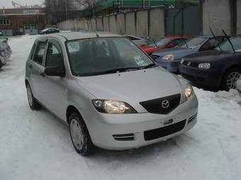 2005 Mazda Demio Photos