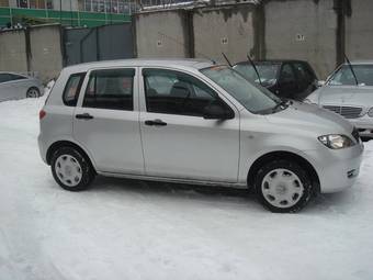 2005 Mazda Demio Photos