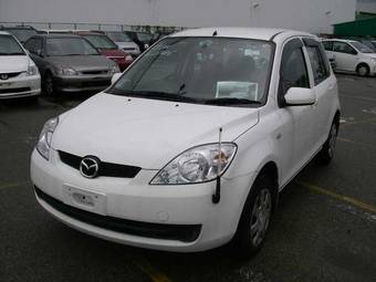 2005 Mazda Demio Photos