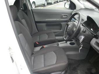 2005 Mazda Demio Images