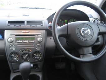 2005 Mazda Demio Pictures