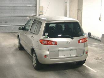 2005 Mazda Demio Pictures