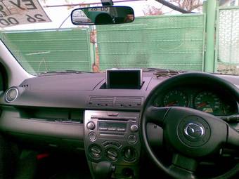 2005 Mazda Demio Pictures