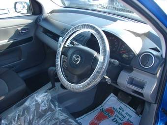 2005 Mazda Demio Pictures