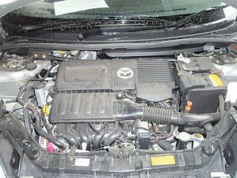 2005 Mazda Demio Images