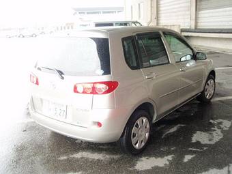 2005 Mazda Demio Pictures