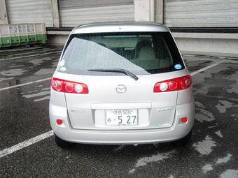 2005 Mazda Demio Photos