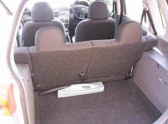 2005 Mazda Demio Photos