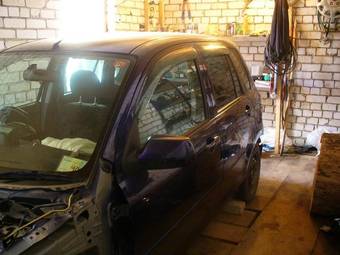 2005 Mazda Demio Pictures