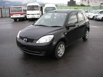 2005 Mazda Demio Photos