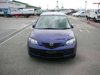 2005 Mazda Demio Images