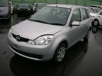 2005 Mazda Demio Pictures