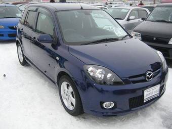 2005 Mazda Demio Photos