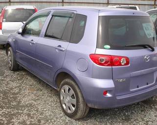 2005 Mazda Demio Photos