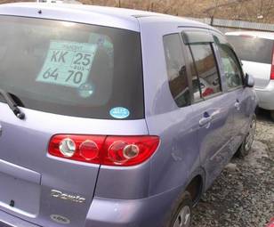 2005 Mazda Demio Photos