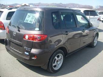 2005 Mazda Demio Photos