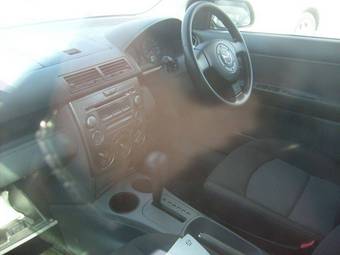 2005 Mazda Demio Photos