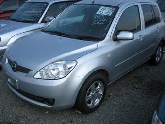 2005 Mazda Demio Images