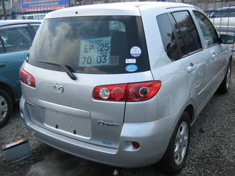 2005 Mazda Demio Pictures