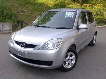 2005 Mazda Demio Photos