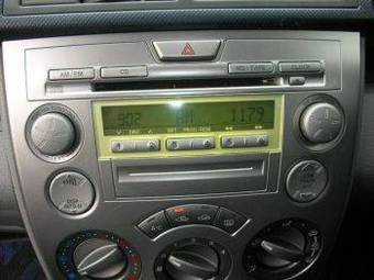2005 Mazda Demio Photos