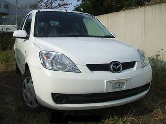 2005 Mazda Demio Photos